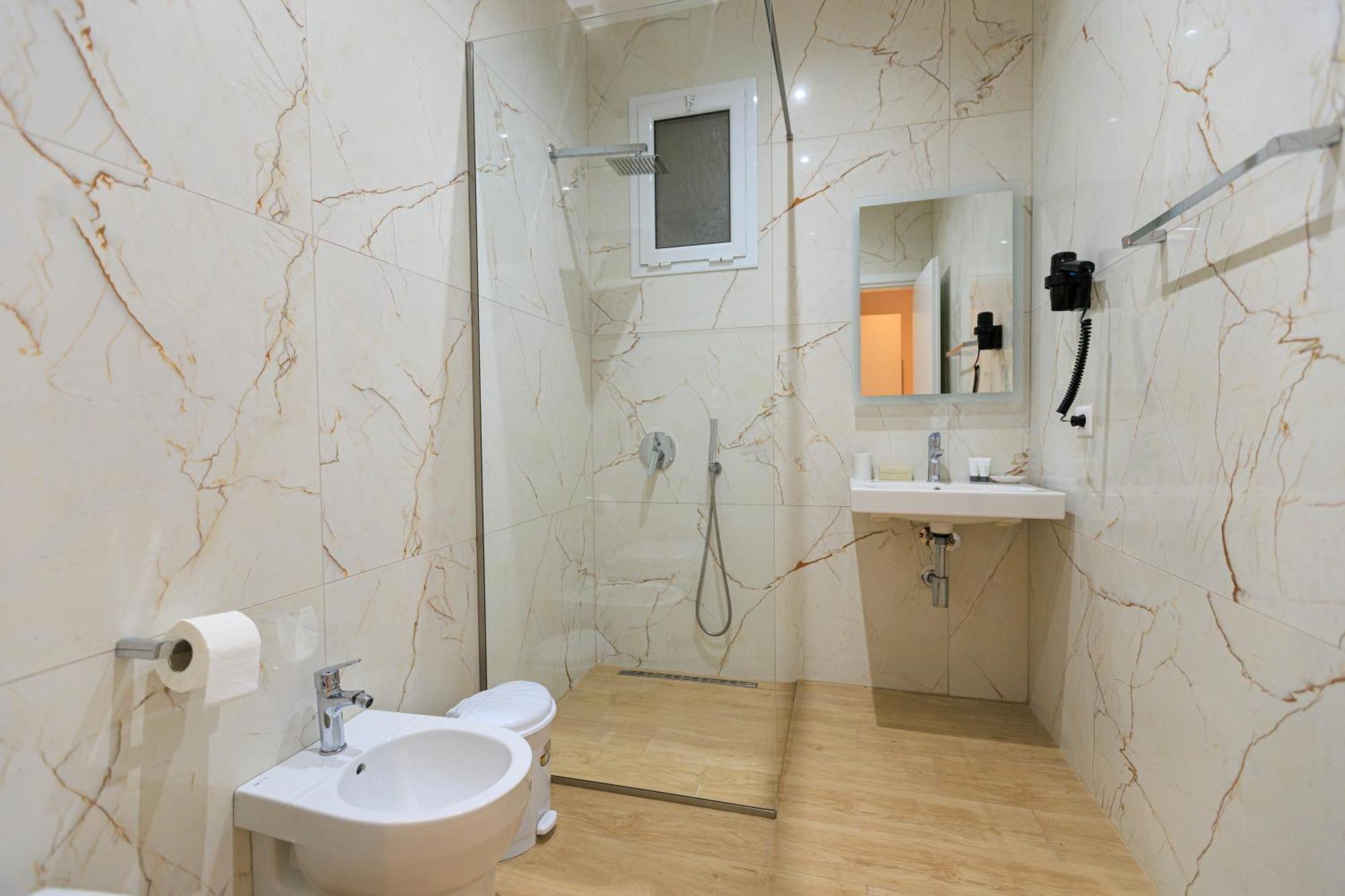 Amare 5* Dhërmi